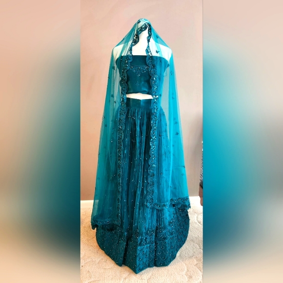 Indian Bridal Lehenga Shalwar - Picture 7 of 8